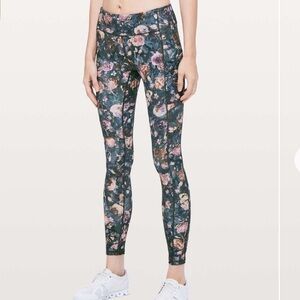 Lululemon Speed Up leggings Tight *28"
Frosted Rose Multi blue gray